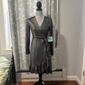 NWT sparkly metallic silver wrap Cece dress sz Xs